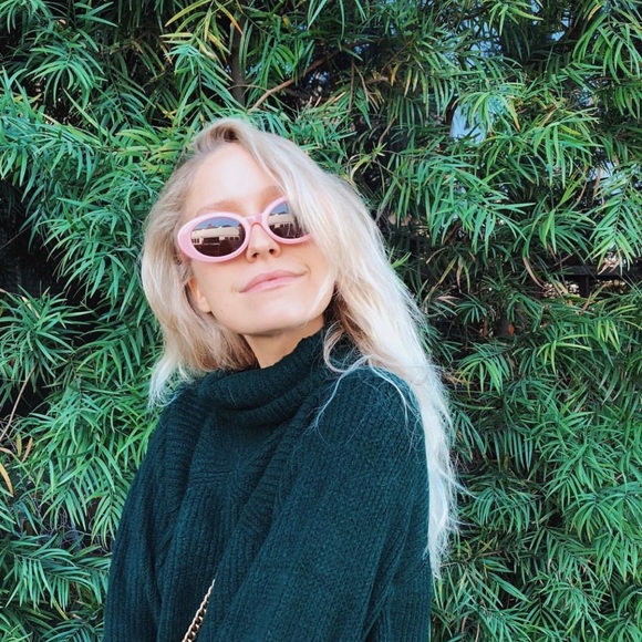 Elizabeth and James McKinley Oval Pink Sunglasses - Picture 5 of 8